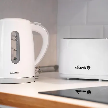 Metro Ratusz Arsenal Designer By Bookinghost