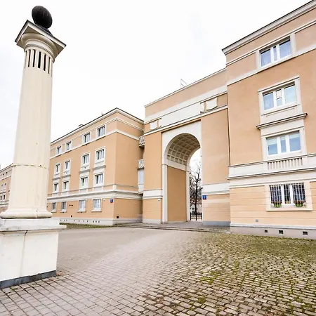 Metro Ratusz Arsenal Designer By Bookinghost Апартаменты