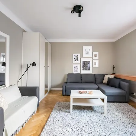 Metro Ratusz Arsenal Designer Apartment Warsaw