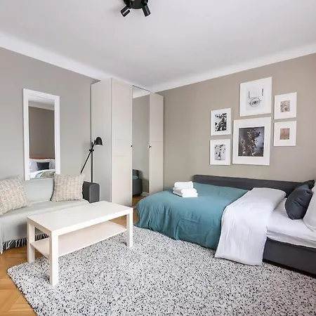 Daire Metro Ratusz Arsenal Designer By Bookinghost *