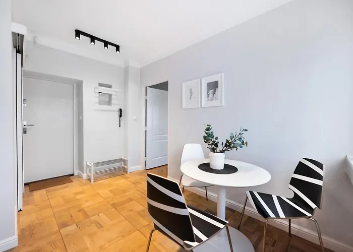 شقة Metro Ratusz Arsenal Designer By Bookinghost *