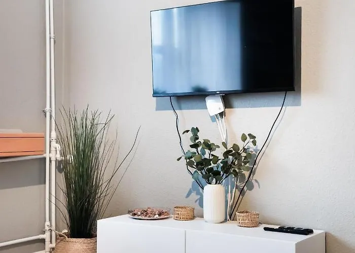 Metro Ratusz Arsenal Designer By Bookinghost