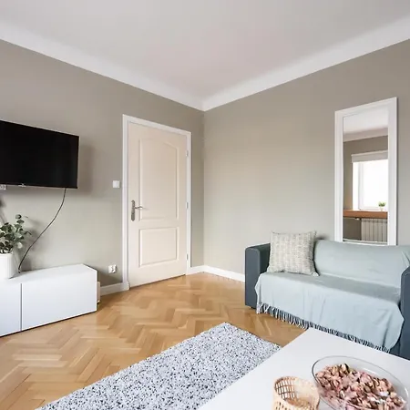 Metro Ratusz Arsenal Designer By Bookinghost 公寓 *