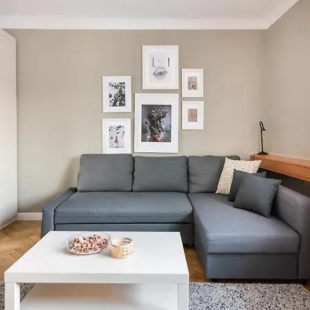 Metro Ratusz Arsenal Designer By Bookinghost 公寓